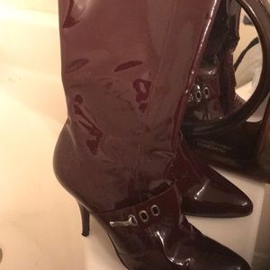 BCBG boots